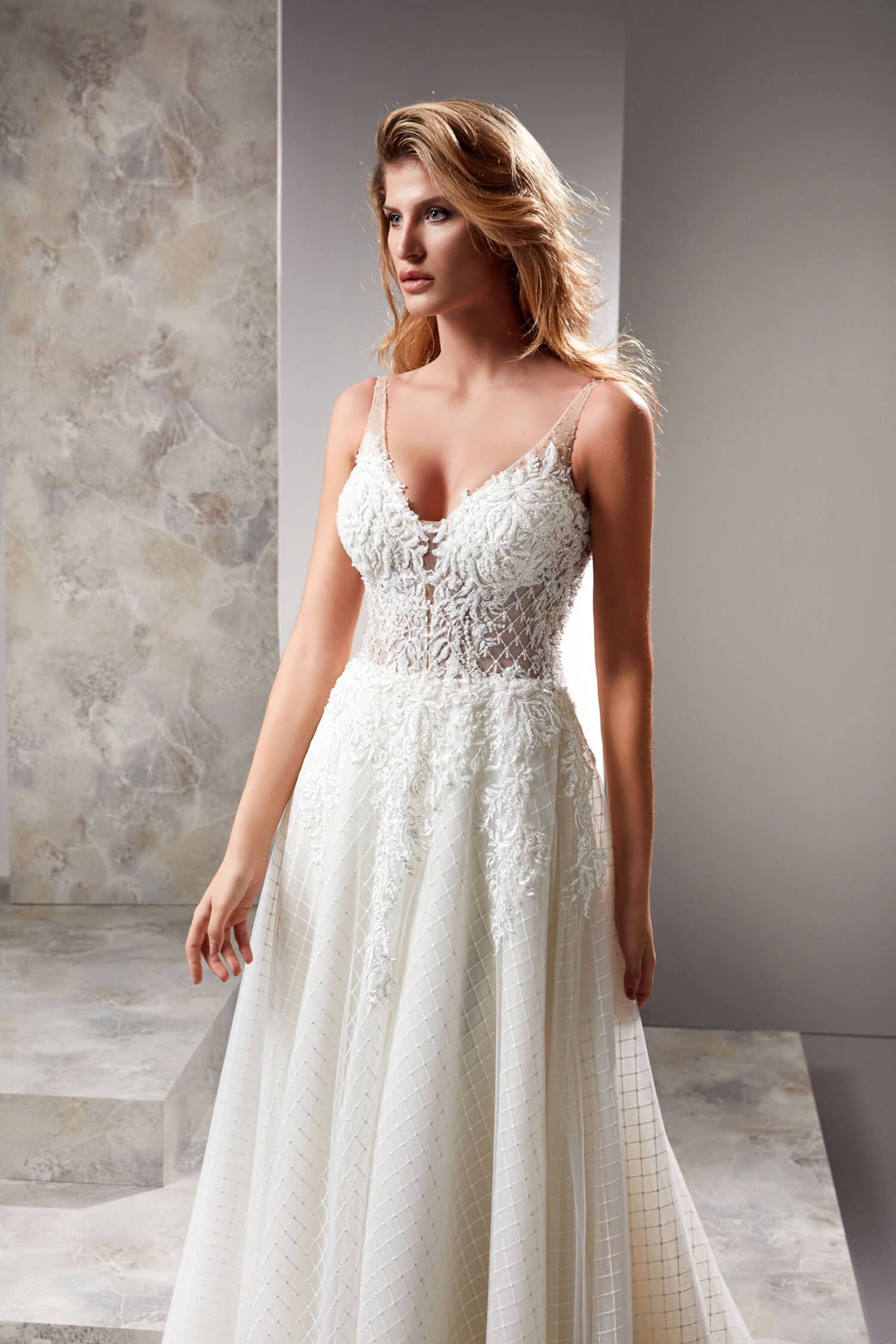 Tulle Straps V-Neck Deep-Decollete Plaid Tulle Helen Wedding Dress