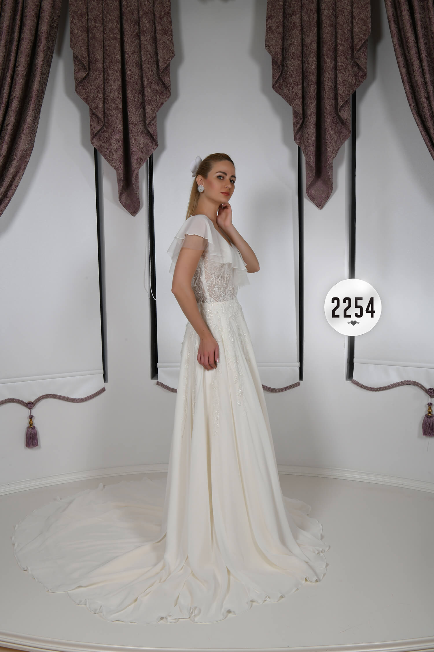 Strapless Neck Demountable Ruffle Sleeve Detailed Train Princess Wedding Dress